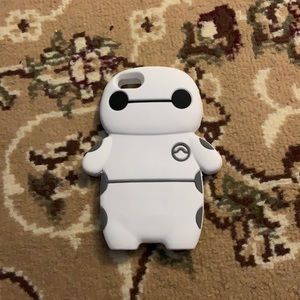 iPhone SE Baymax phone case